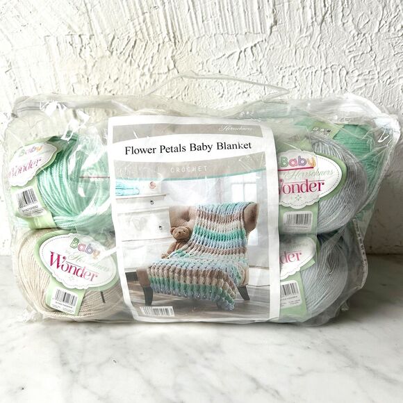 Herrschners Flower Petals Baby Blanket Crochet Kit - Yarn + Pattern 45 x 53 - Picture 2 of 5